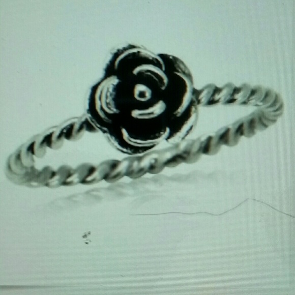 Sterling Silver .925 Rose Rope style Ring - Picture 5 of 6